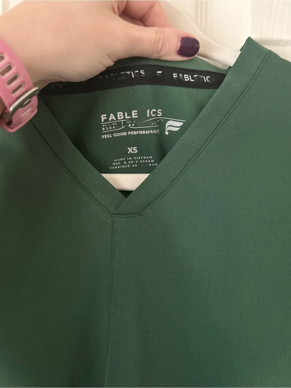 Fabletics Hunter Green Scrub Top V Neck 2 Pocket Stretch Women's XS
